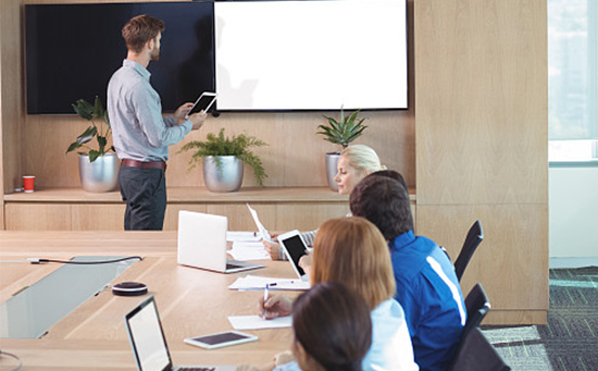 國(guó)際會(huì)議中同聲翻譯的重要性